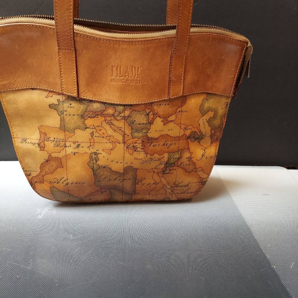 Alviero Martini luxury world map shoulder bag 11x9